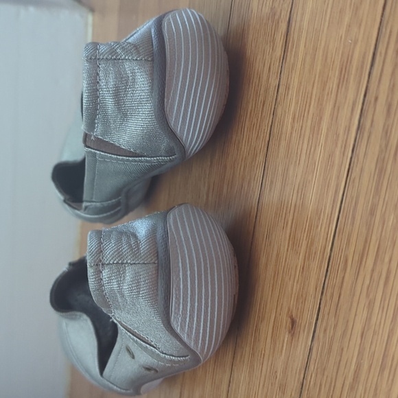 Gently used Metallic Canvas Flats - Size 8.5 - Picture 5 of 9